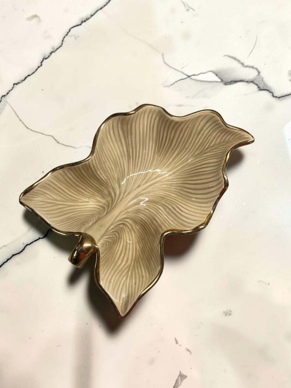 Hull Pottery Leaf Dish 86 USA Beige Gold Trim